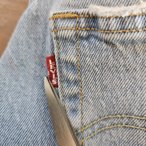 LEVI'S 501 S Skinny Women's 24x28 Distressed Light Wash Denim Button Jeans - Picture 15 of 15